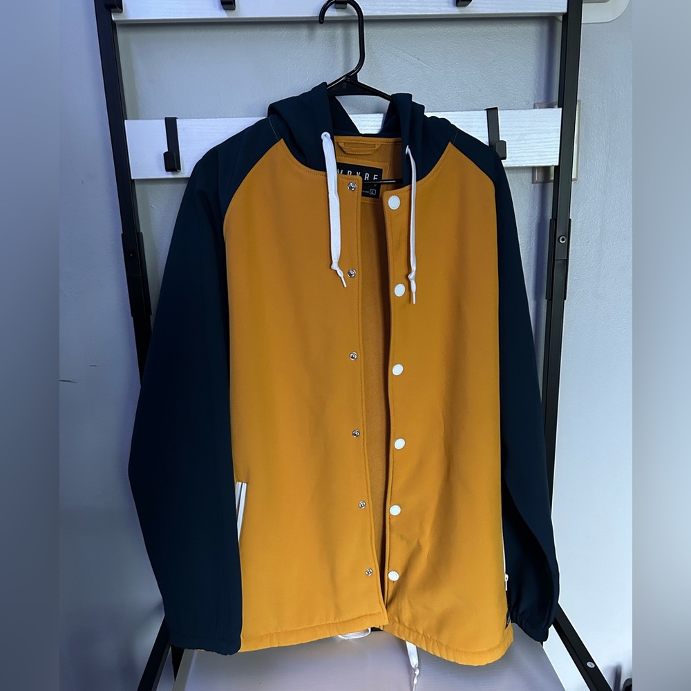 Empyre button up jacket, size large in men’s